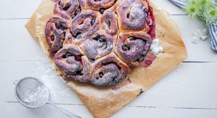 Бриошь с черникой