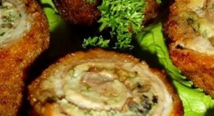 Свиные рулеты с омлетом и грибами