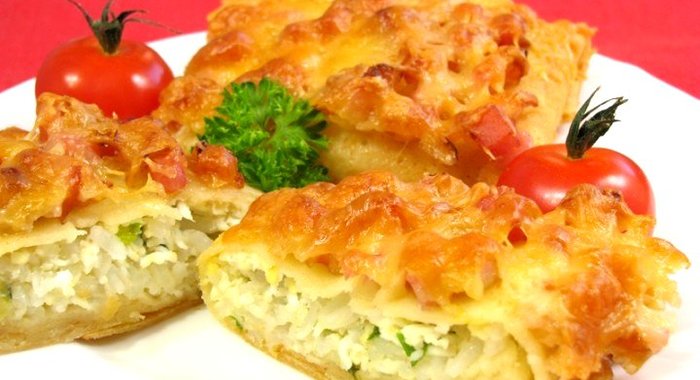 Фаршированные блины, запеченные с ветчиной и сыром