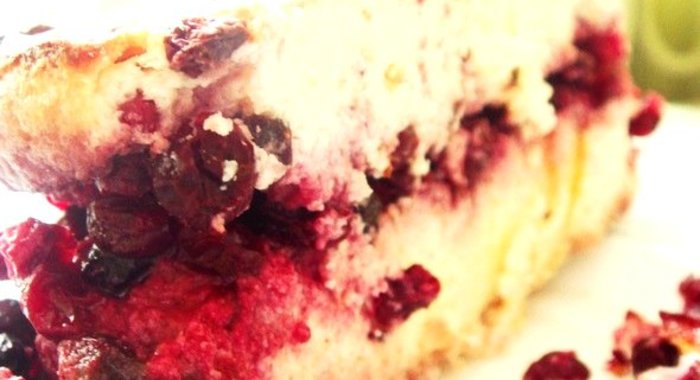 Творожно-ягодная запеканка