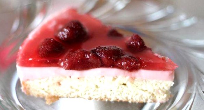 Клубничный торт-желе