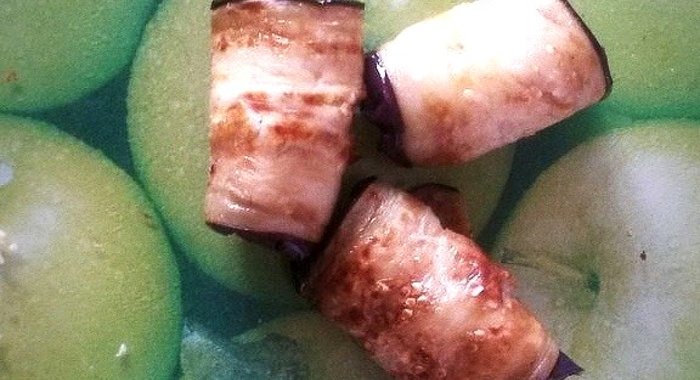 Рулеты из баклажанов с сыром и грецкими орехами