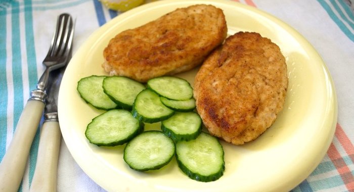 Куриные котлеты с батоном