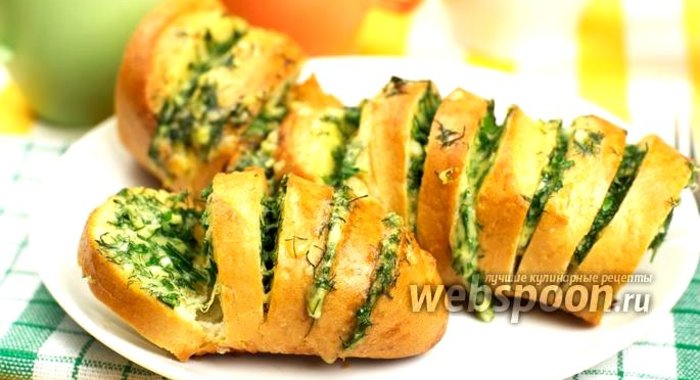 Запечённый батон с сыром и чесноком