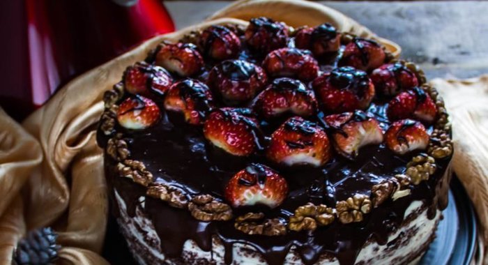 Торт Клубника в шоколаде