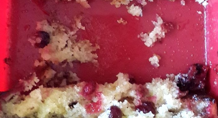 Кекс с клюквой и темным шоколадом