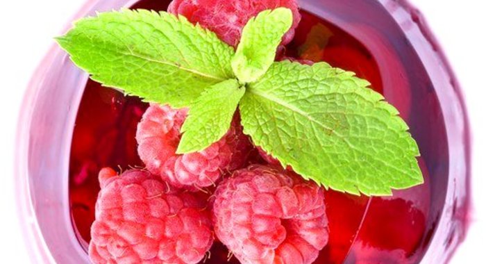 Малиновое желе с самбукой