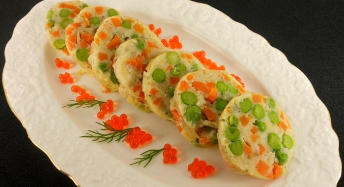 Рулет рыбный с овощами