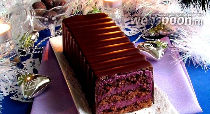 Торт в шоколаде с черничным муссом