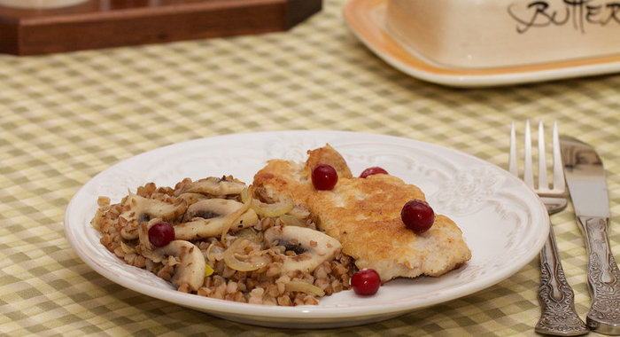 Гречка с грибами и отбивной