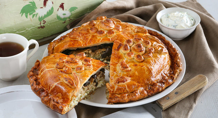 Свадебный Русский пирог Курникиз слоено-дрожжевого теста с тремя начинками