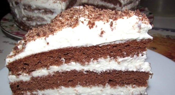 Бисквит со взбитыми сливками