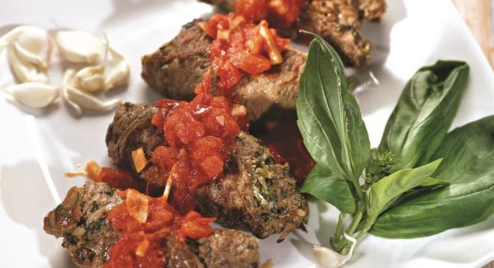 Рулеты из говядины с зеленью