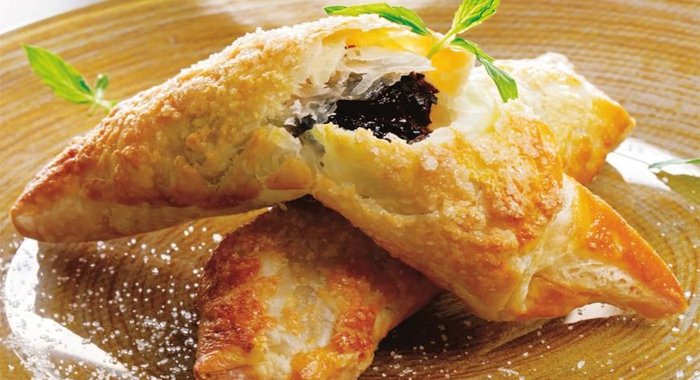 Слоеные рулетики с шоколадом