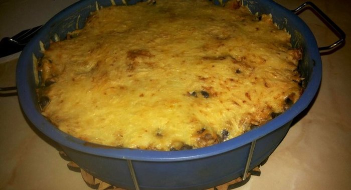 Запеканка из макарон и куриных сердечек