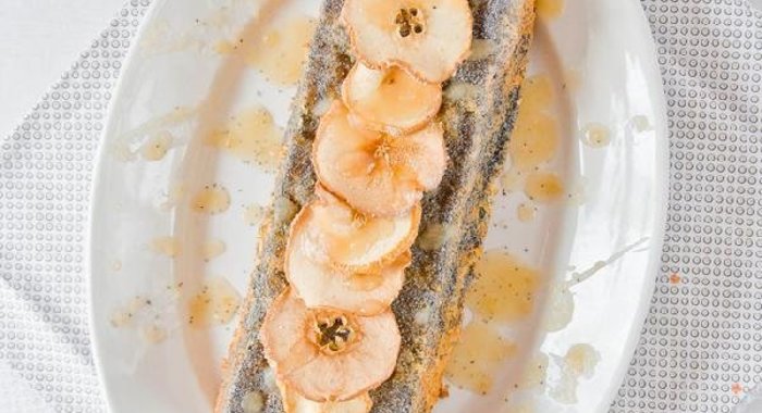 Кекс на оливковом масле с яблочным пюре и маком