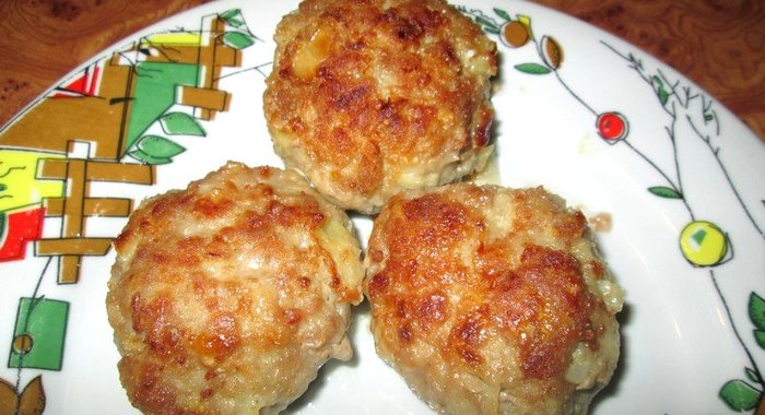 Сочные котлеты из фарша с капустой