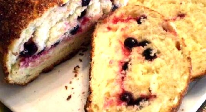 Рулет со смородиной