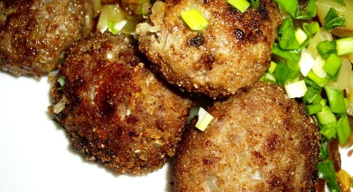 Мясные котлеты с капустой