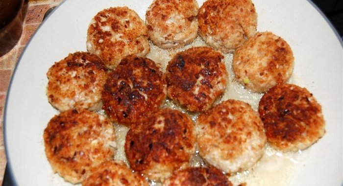 Куриные котлеты с подливкой