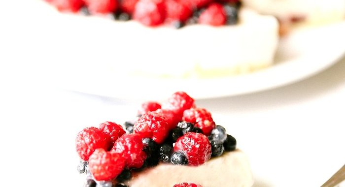 Йогуртовый торт с ягодами