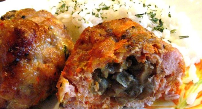 Котлеты из индейки с грибной начинкой