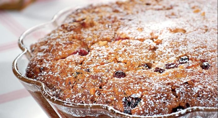 Кекс с клюквой и орехами