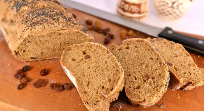 Пшенично-ржаной батон с изюмом