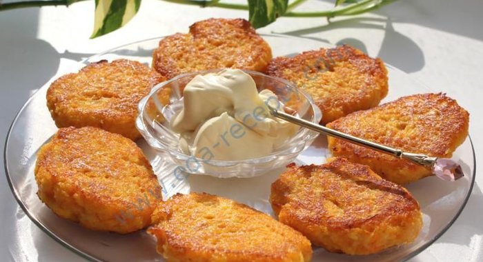 Морковно-яблочные котлеты