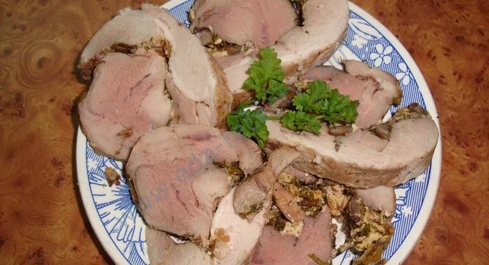 Мясной рулет с грибами