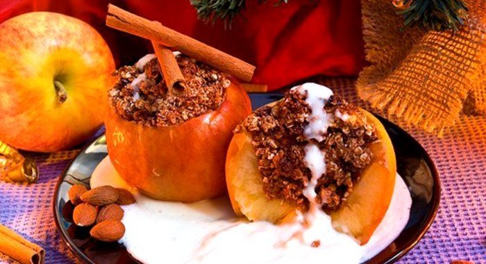 Яблоки, фаршированные рисом и орехами