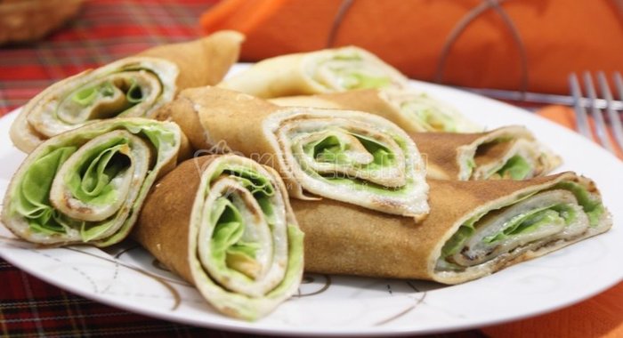 Блины с икрой мойвы