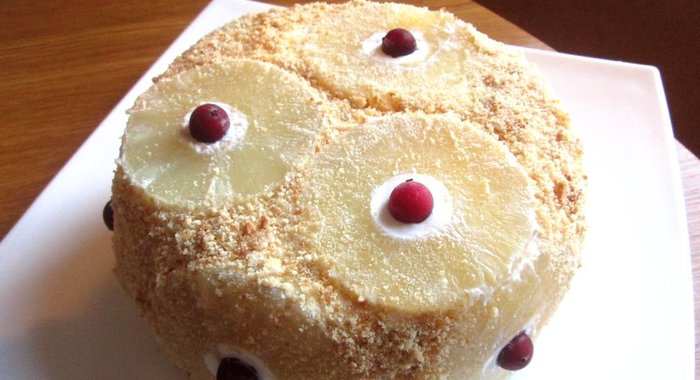 Торт без выпечки с ананасами