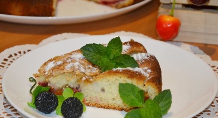 Заливной пирог со сливами