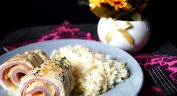 Рулетики «Кордон бле» в сливочном соусе