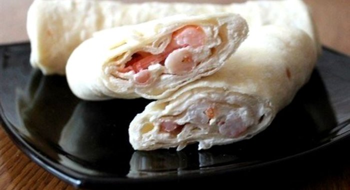 Рулетики с сливочным сыром и креветками