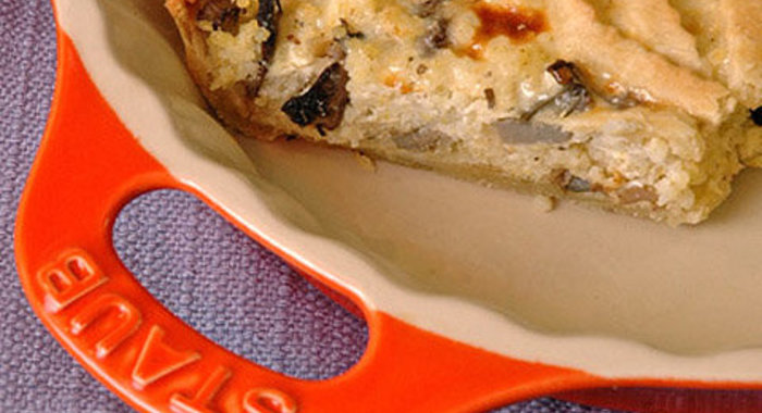 Пирог с солеными грибами и пшеном