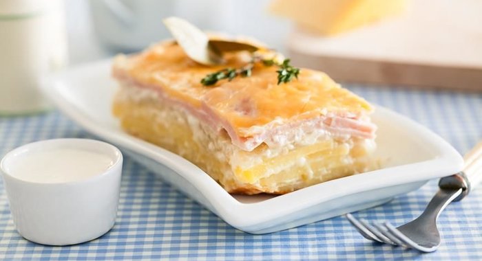 Картофельно-луковая запеканка в мультиварке