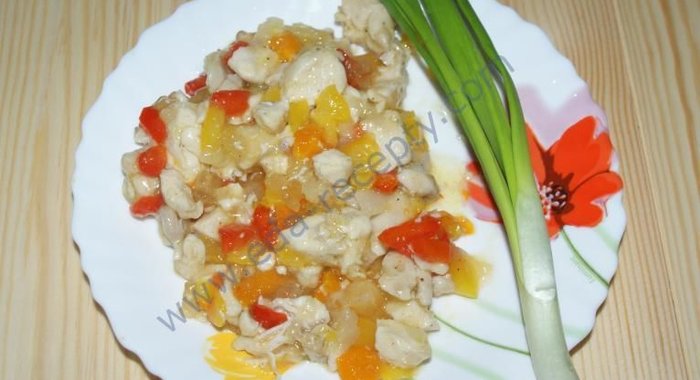 Гуляш из курицы с подливкой