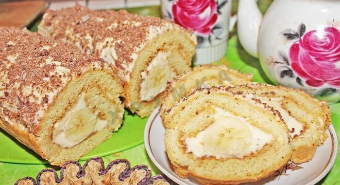 Бисквитный рулет с бананом