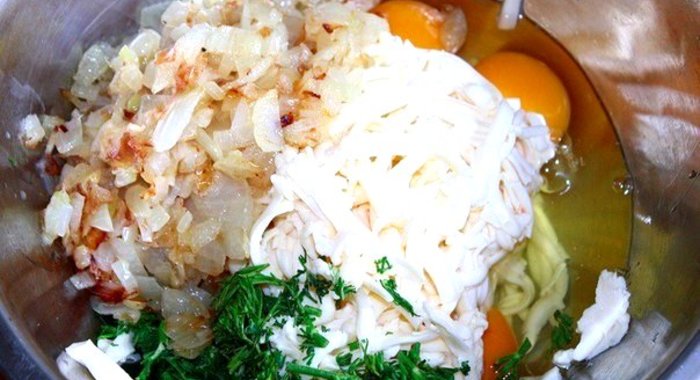 Пирог с сыром и луком