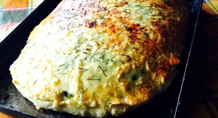 Дрожжевой пирог с луком и яйцом