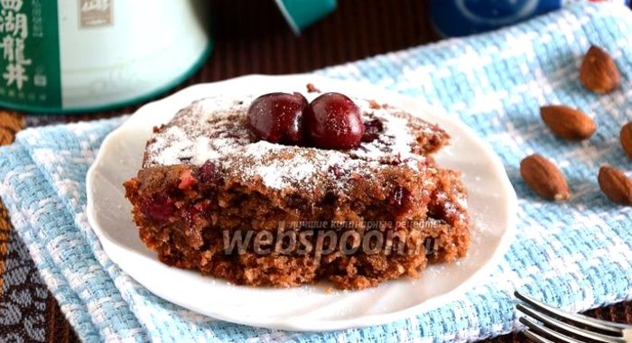 Постный пирог с вишней