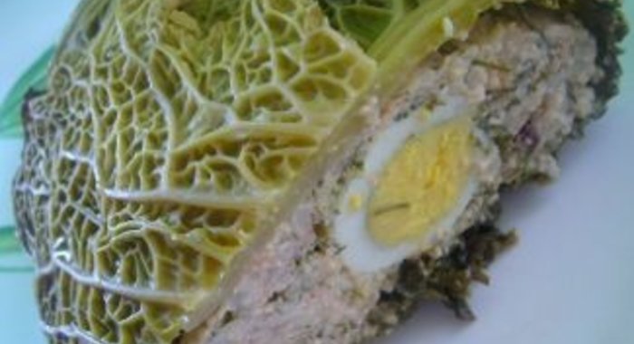 Рулет из семги с яйцом