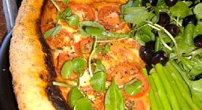 Томатный пирог со спаржей