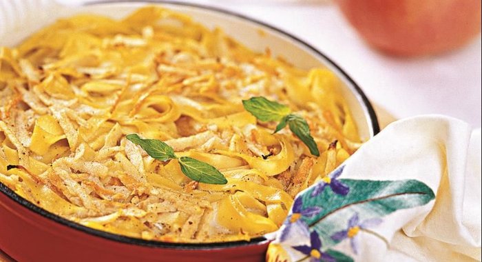 Запеканка из лапши с морковью и яблоками