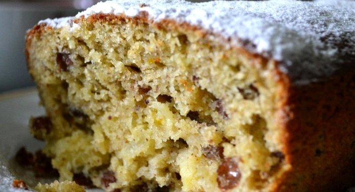 Кекс с ананасом и изюмом