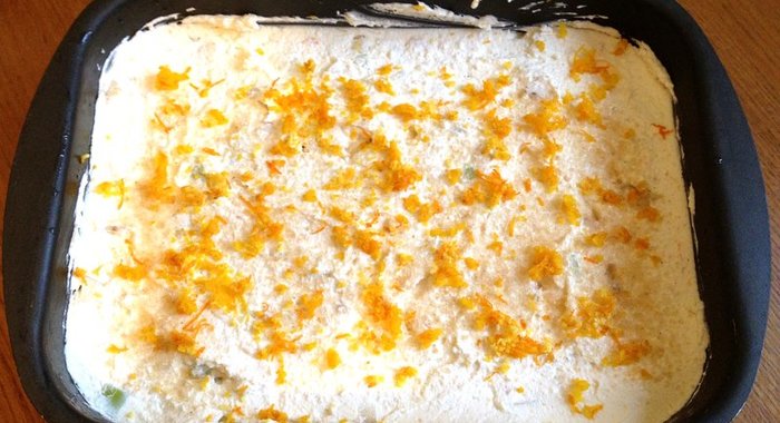 Творожная запеканка с апельсиновой цедрой и орехами