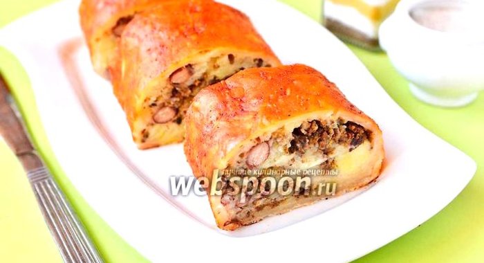 Рулет с печёнкой, фасолью и картофелем