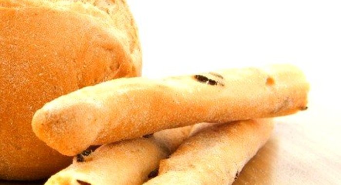 Хлебные палочки с маслинами и розмарином